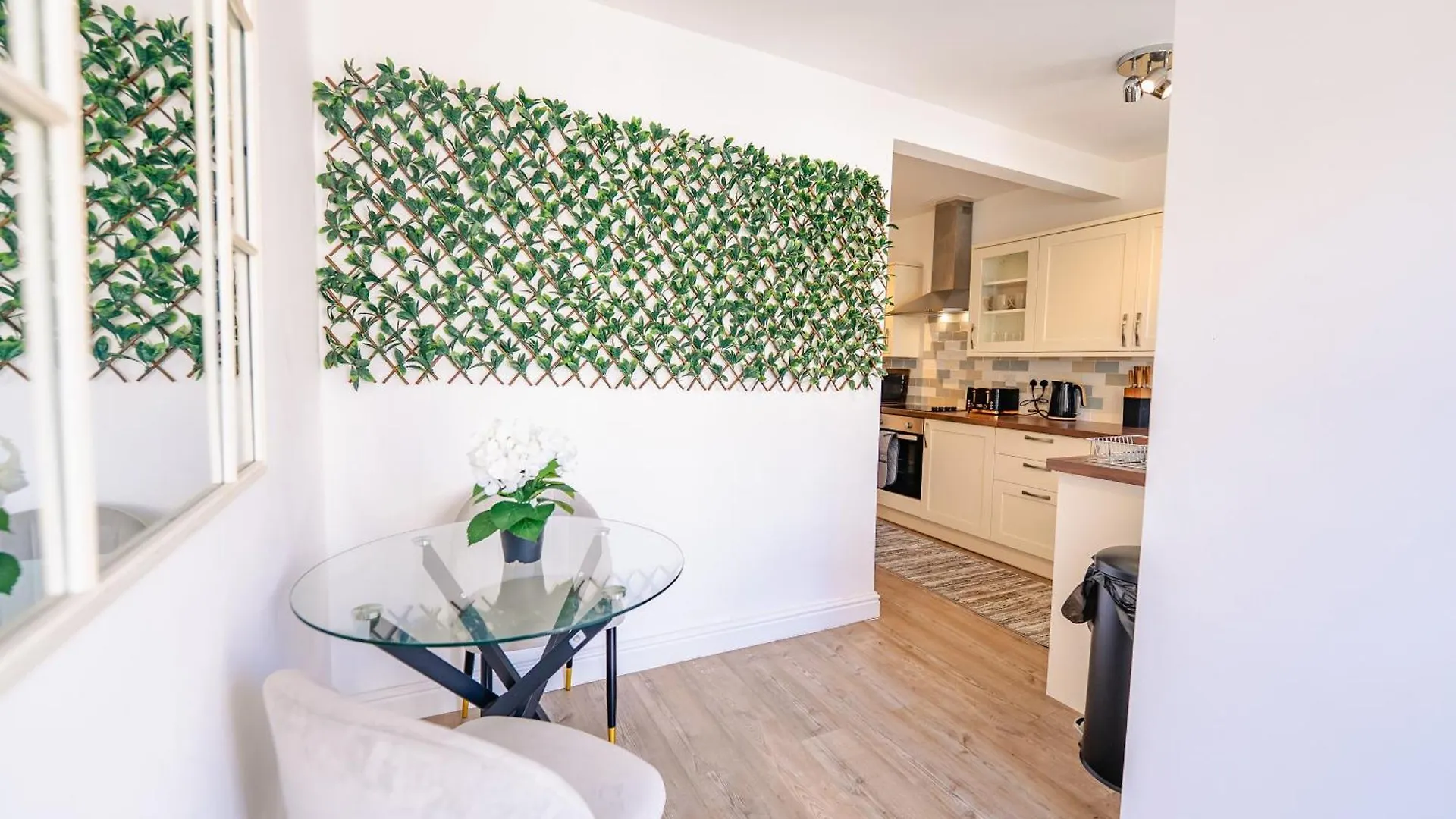 New 2Br Home Comfy And Spacious Cardiff 0*,