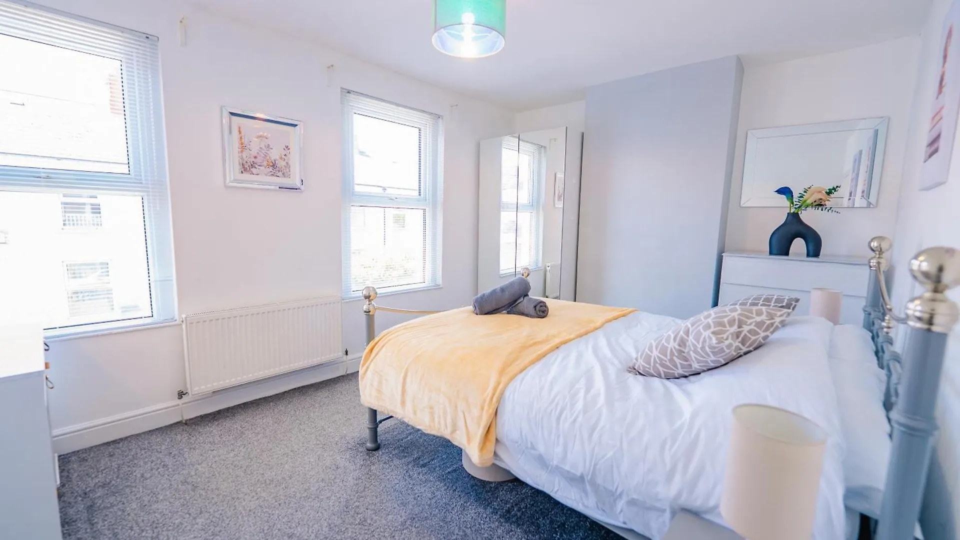 New 2Br Home Comfy And Spacious Cardiff Holiday home
